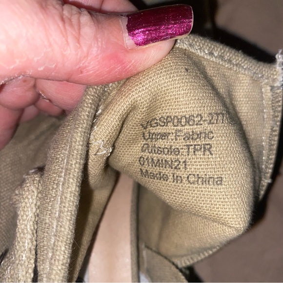 Very G Women's Julia Wedge Sneaker.  SZ 9 - Picture 5 of 5